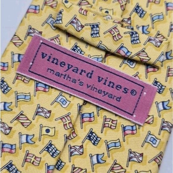 Vineyard Vines INTERNATIONAL MARITIME SIGNAL FLAGS All Over Print Men's Silk Tie - Picture 5 of 7